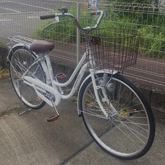 先月購入＜新品同様＞シティサイクル・26インチ自転車・変速なし ホワイト LEDライト 鍵付き・お掃除済みでピカピカです♪一宮・春日井でお渡し可能 先月購入＜新品同様＞シティサイクル・26インチ自転車・変速なし