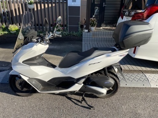 ホンダの人気バイクPCX125  4万円値引しました。