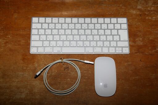 iPadやiPhonにも　アップル純正　日本語マジックキーボード、マウスセット