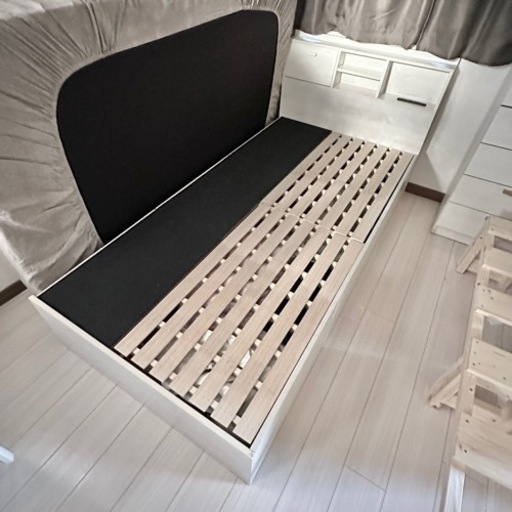 【大阪】シングルベッド 収納付き 大量収納 ホワイト コンセント付き ベット