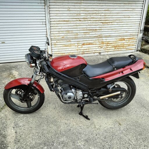 カワサキのZZR250cc セパハン スリム管 ネイキッド仕様。