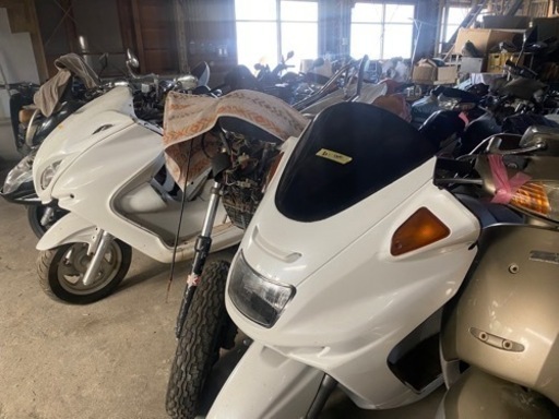 移転準備の為値下げ中‼️☆ ★ 書あり・マジェスティ250 レストアベース2台！1台3万円の販売となります^ ^ ★ ☆