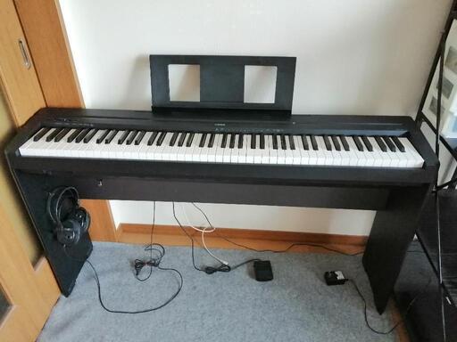 電子ピアノ　YAMAHA　P-45B　88鍵盤　専用スタンド、ソフトキャリーケース付き