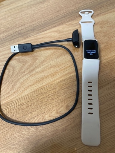 その他 fitbit charge 5