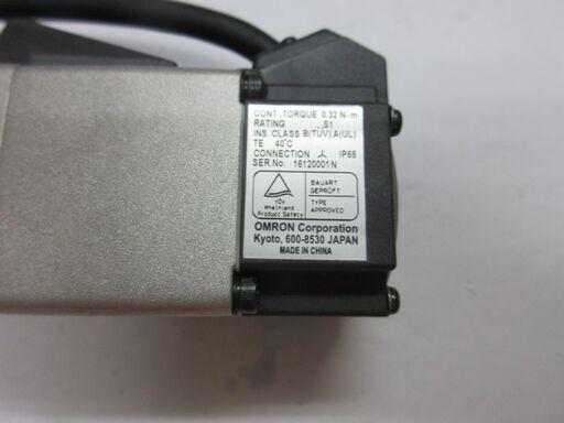 Omron  ACサーボモーター  R88M-G10030L-B