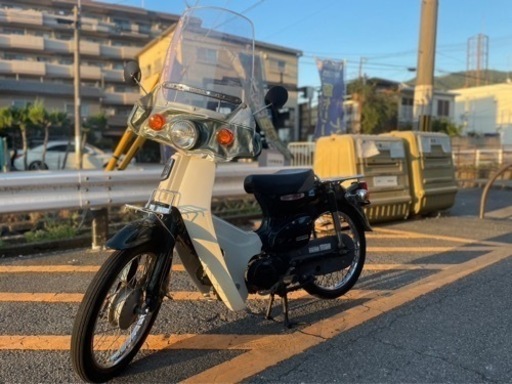 【インジェクション仕様】ホンダ　スーパーカブ50 風防付き　エンジン良好【ご成約でヘルメットプレゼント】
