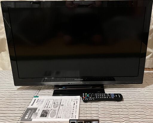 Panasonic VIERA 地上・BS・110度CSデジタルチューナーを3基搭載したHDD・ブルーレイレコーダー内蔵テレビ（2011年製32インチ）