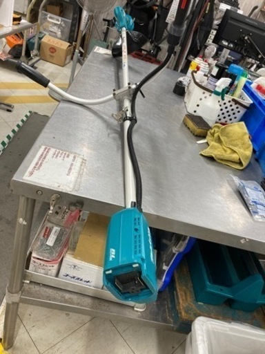 中古品 □ makita コードレス草刈機 MUR185SDSF □ M □ IT0L6VVJPYP8