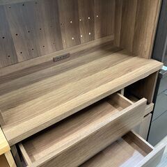 ダークブラウンの3枚扉レンジボードが入荷しました。
