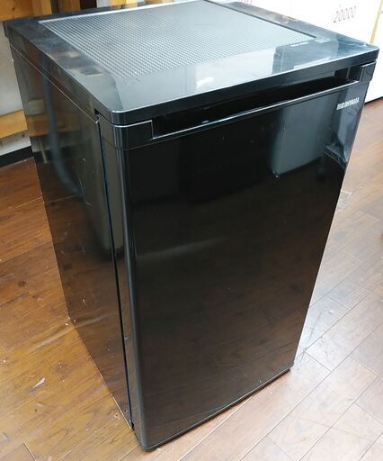 3か月間保証☆配達有り！20000円(税別）アイリスオーヤマ 60L 冷凍庫 2021年製 ブラック