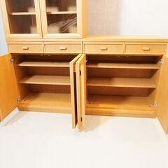 飛騨高山の家具メーカーshirakawa(シラカワ)の食器棚セットです。北欧スタイルや和の空間、レトロモダンなどのインテリアに優しく溶け込むシンプルなカップボード♪DH414