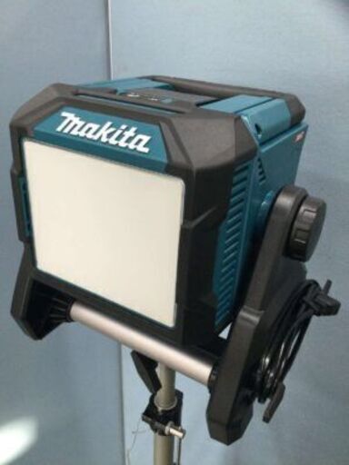 【エコツール豊田インター店】Makita/マキタの充電式スタンドライト(三脚付き) ML004G【愛知県/豊田インター店/工具】