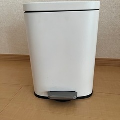 シンプルなゴミ箱です【決まりました】