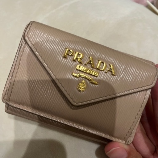 PRADA 三つ折りミニ財布