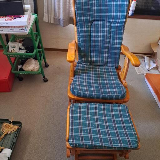 木製ロッキングチェアオッドマン付 (ジモチョロ) 洲本の椅子《ロッキングチェア》の中古あげます・譲ります｜ジモティーで不用品の処分