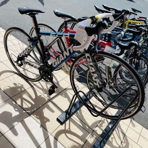 ★595　GIANT ジャイアント ロードバイク 自転車 黒ｘ青　 【リサイクルマート鹿児島宇宿店】