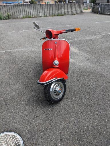 ベスパ ベスパ Vespa 50/100用ホイールとエンジンカバーとも色セット