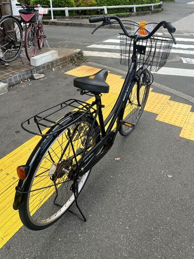 【リサイクルショップどりーむ鹿大前店】No.1034　自転車　ママチャリ　黒色　ライト付き　26インチ　カゴ付き　鍵なし　シンプル