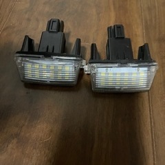 トヨタ用　ナンバー灯　LED18連