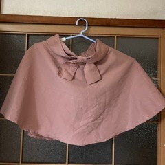 ピンク色スカート