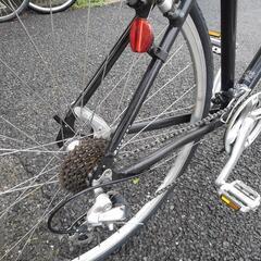 中古自転車２６９８　クロスバイク　前後タイヤ新品！ライトウエイ　７００×３２C　３×８段ギヤ　アルミフレーム　フレームサイズ５００㎜　ワイヤー錠　ライトは付属していません