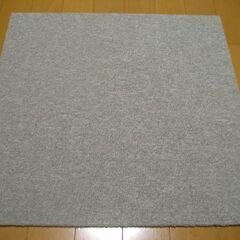 日本製タイルカーペット厚み6.5㎜・1枚２００円・在庫７５枚（１...