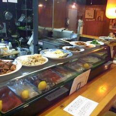 寿司ふぐ料理のある居酒屋です４．５人でやっているアットホームなお店です