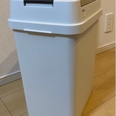 【未使用品】ニトリ　ゴミ箱　ダストボックス
