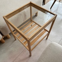 【無料】大人気　IKEA ガラスサイドテーブル