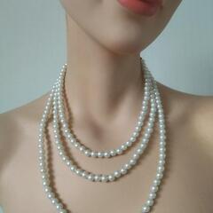 模造真珠のネックレス
