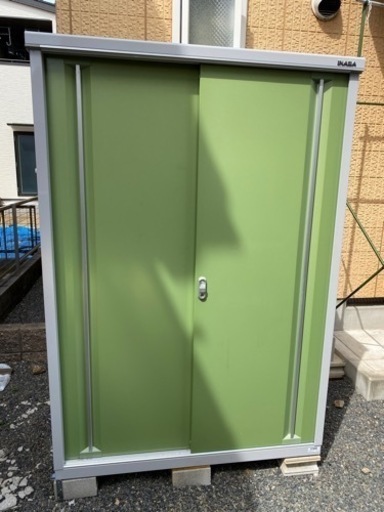イナバ物置　傷凹み極小の美品！