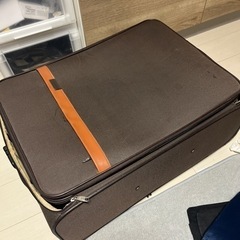 スーツケース二つ