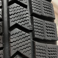 値下げしました！【中古】ダンロップ/スタッドレスタイヤ:205/60R16です！