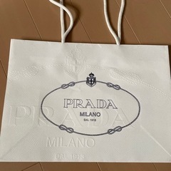 プラダ　紙袋