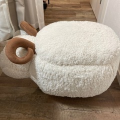 椅子(羊デザイン)