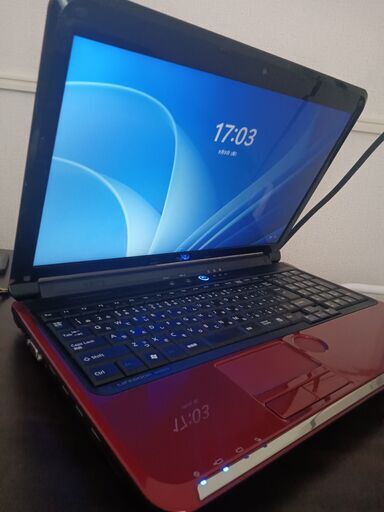 富士通赤　Core i3 高速SSD240G搭載　メモリ4G CD/DVD/読み書き　テンキー 大画面15.6インチ　　 Wifi対応