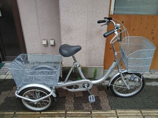 美品☆Canary[カナリィ]前18吋/後16吋 三輪車 変速なし/シルバー