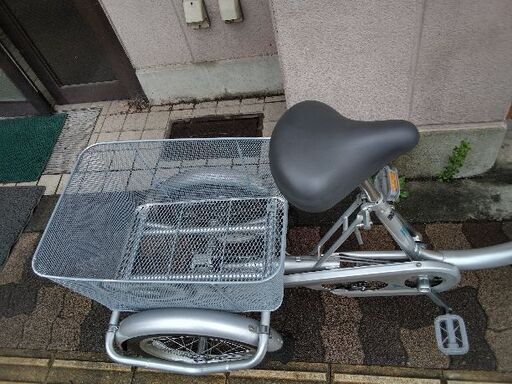 美品☆Canary[カナリィ]前18吋/後16吋 三輪車 変速なし/シルバー