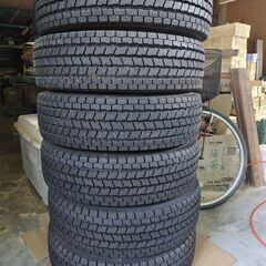 引き取りで値引きしますよ　　新品　未使用　エルフ　スタッドレス　2トン　トラック　低床　イボ付き　2022年製　ホイル　6本せっと 引き取りで値引きしますよ 新品 未使用 エルフ スタッドレス 2トン