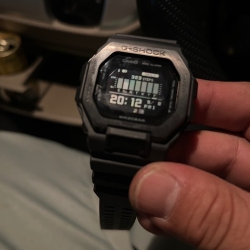 G-SHOCK（gbx-100)になります。