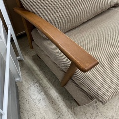 J2656 福岡 大川家具 ナガノインテリア 天然木フレーム 二人掛けソファ クリーニング済み J2656 福岡 大川家具 ナガノインテリア 天然木フレーム 二人掛けソファ