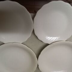 白いお皿23センチ二枚18センチ二枚
