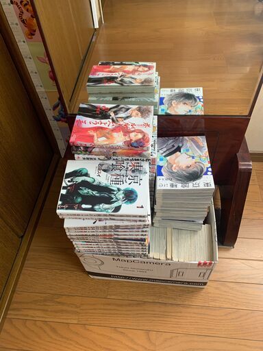 漫画　まとめ売り　８４冊