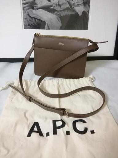 新品同様未使用5.2万。A.P.C. SAC ELLA ミニ 20 ショルダーバッグ