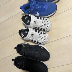 NIKE
　ナイキ　PUMA　プーマ　adidas　アディダス　...