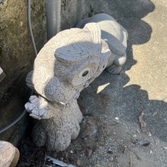 御影石 フクロウ 庭石 オブジェ 置物青いバスチェア 60cm x 40cm