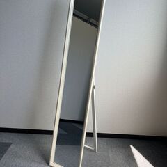 スタンドミラー　高さ155 cm  横幅30cm