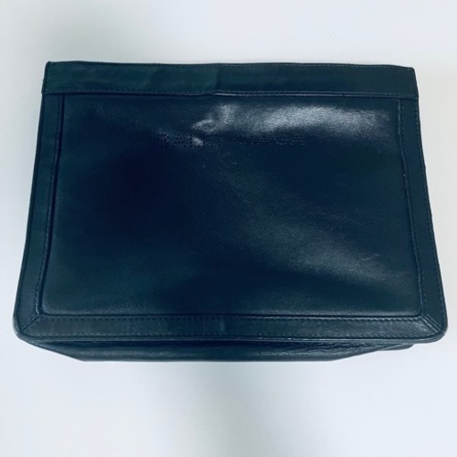 バレンシアガ　BALENCIAGA クラッチバック　ブラック　無地　本革　レザー
