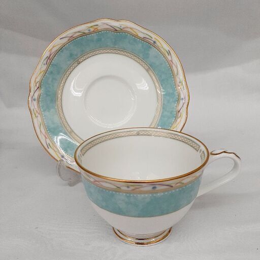 Noritake 華麗句 サロンセット ティーカップ\u0026ソーサー5客＋大皿 未使用品