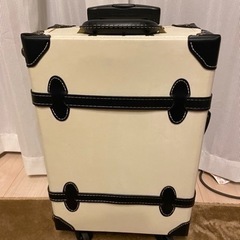 キャリーバッグ　スーツケース　レトロ　コンパクト